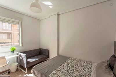 Welcoming double bedroom near Universitat de València  - Gallery -  1