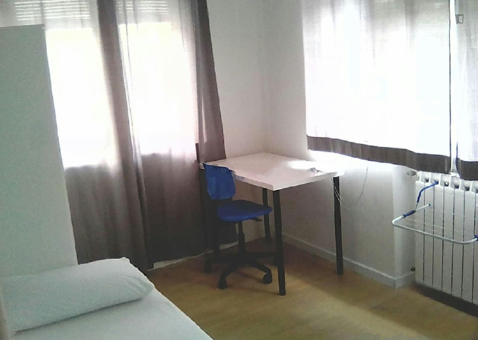 Shining single bedroom close to the University of Study of L'Aquila