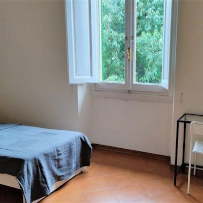 Bed in a twin bedroom, near Firenze Campo Marte train station