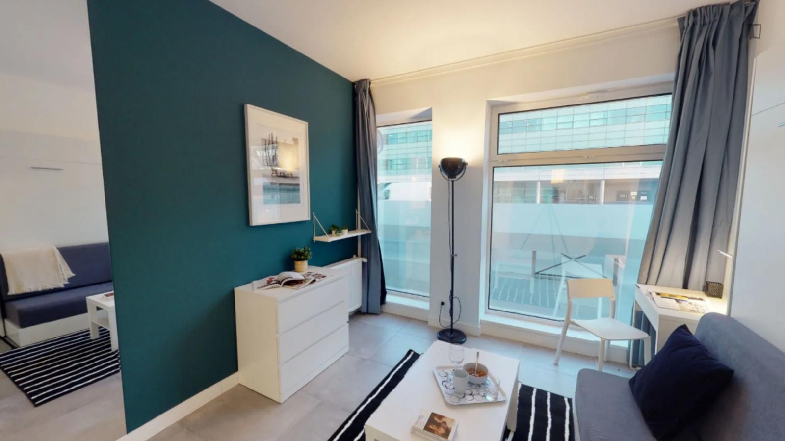 Appealing double ensuite bedroom in a 16-bedroom apartment close to Station Béquigneaux