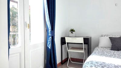 Double bedroom right by metro and shopping in Chamberí  - Gallery -  2