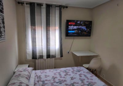 Nice single bedroom near Buenos Aires Metro Station  - Gallery -  2