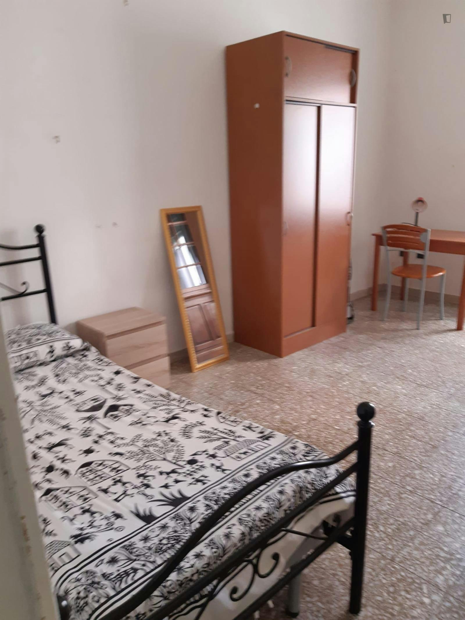 Single Room In Sassari Centre 
