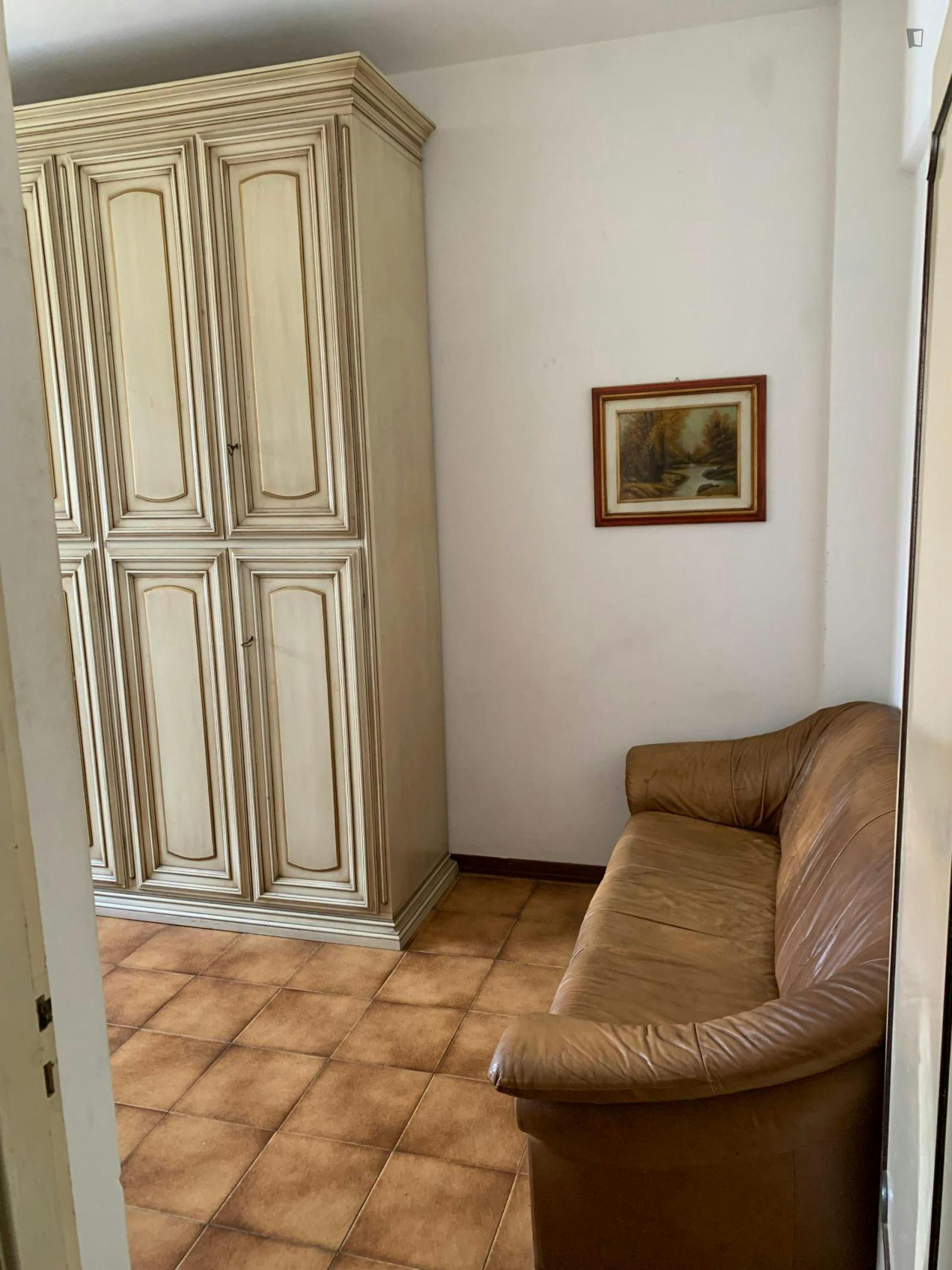 Homely single bedroom near the centre of Pisa