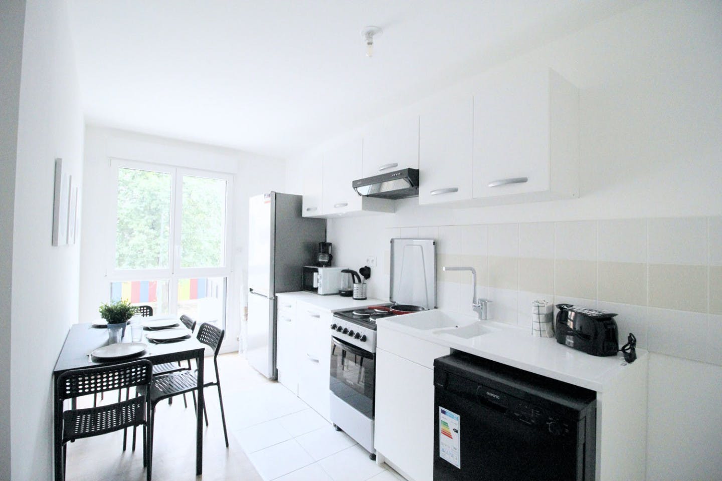 Spacious 4 bedroom apartment located in Clichy
