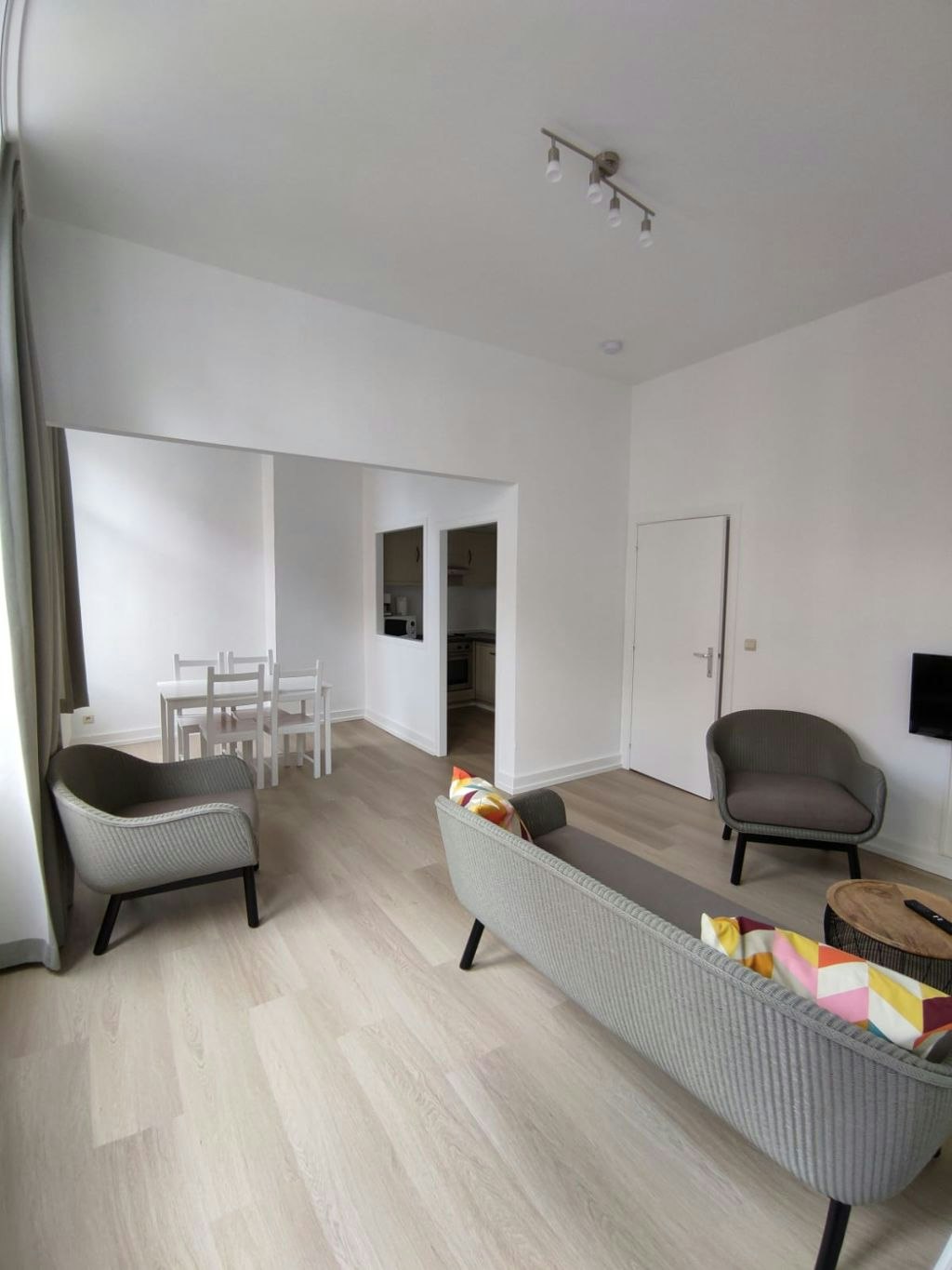 Wonderful 1-bedroom apartment near Schuman Station