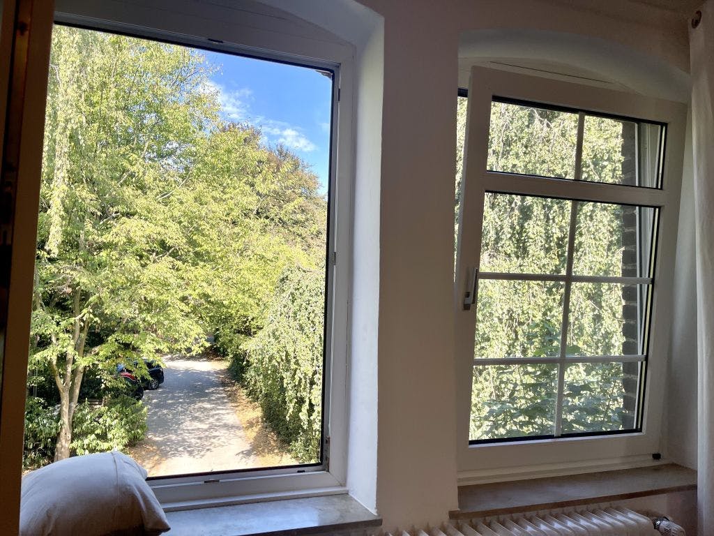 Apartment in a manor by the lake between Düsseldorf and Cologne