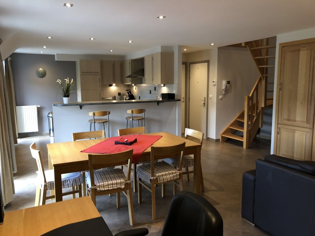 Modern Penthouse-duplex Apartment in Waterloo