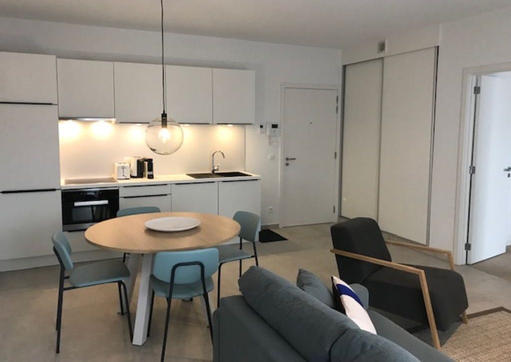 Brand new and Modern 1 bedroom apartment 