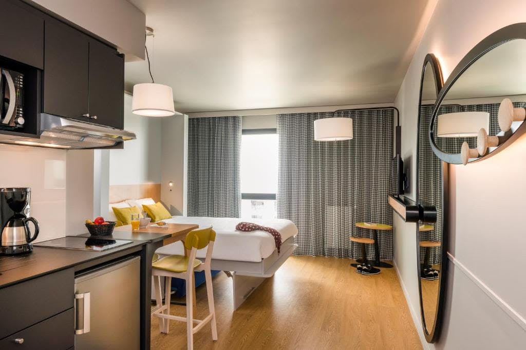 Modern studio apartment for 2 guests near Stuttgart