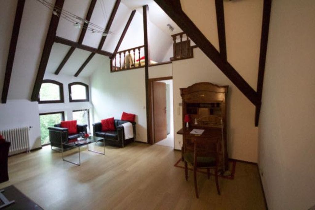 Loft with tower room in villa in park and monitored parking
