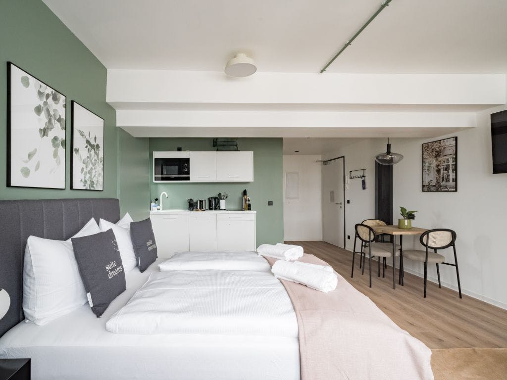 Comfort Suite with sofa bed - Saarbrücken Berliner Promenade 