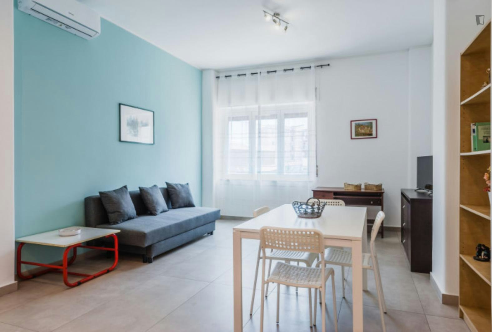 Modern 2-bedroom apartment a stone's throw from the historic centre