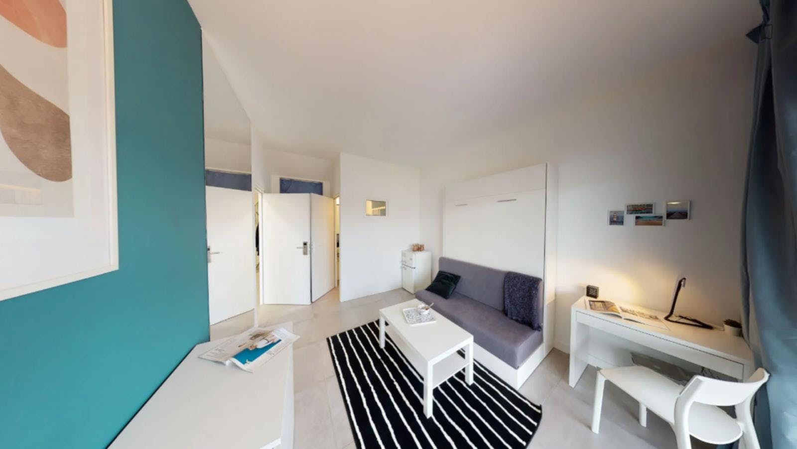 Comfy double ensuite bedroom in a 16-bedroom apartment not far from Bernard Magrez Cultural Institute