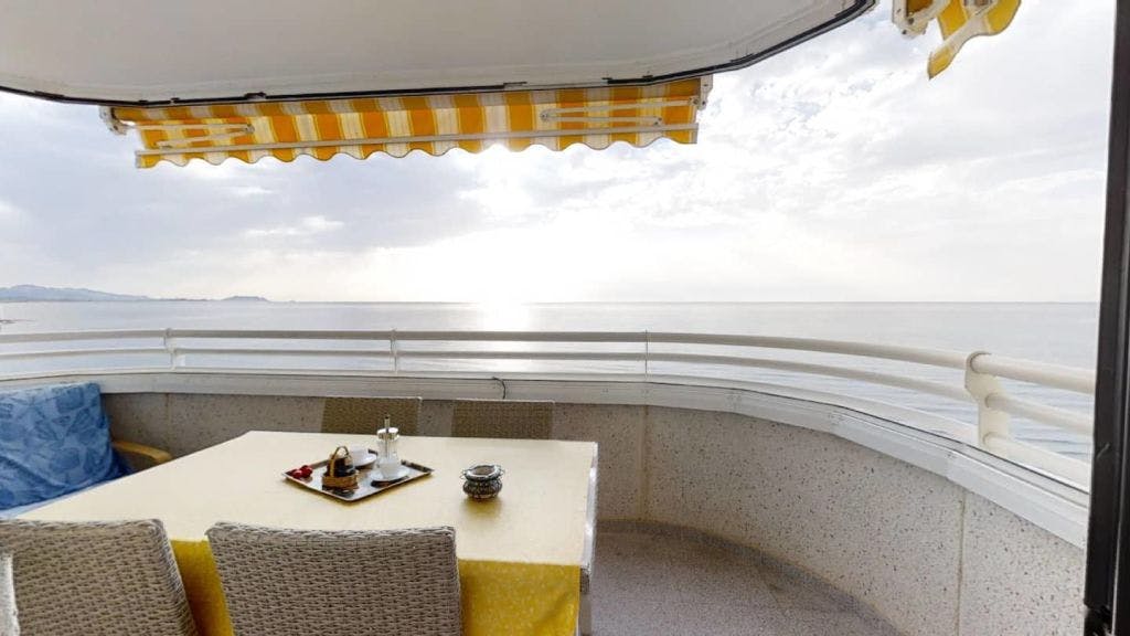 Beautiful and comfortable apartment with incredible panoramic views of Muchavista beach