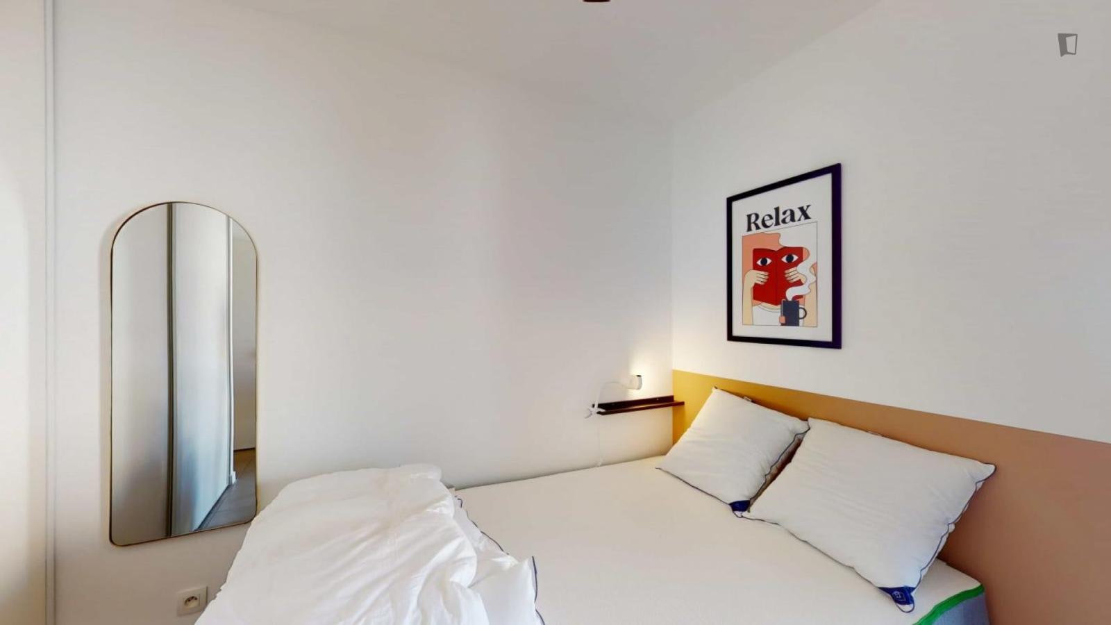 Nice double bedroom not far from Centre de Voile de Bordeaux-Lac