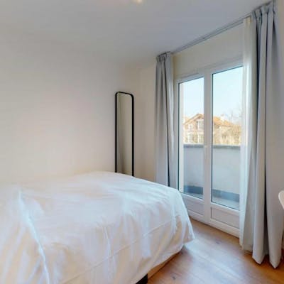 Cool double bedroom close to Hippodrome ParisLongchamp