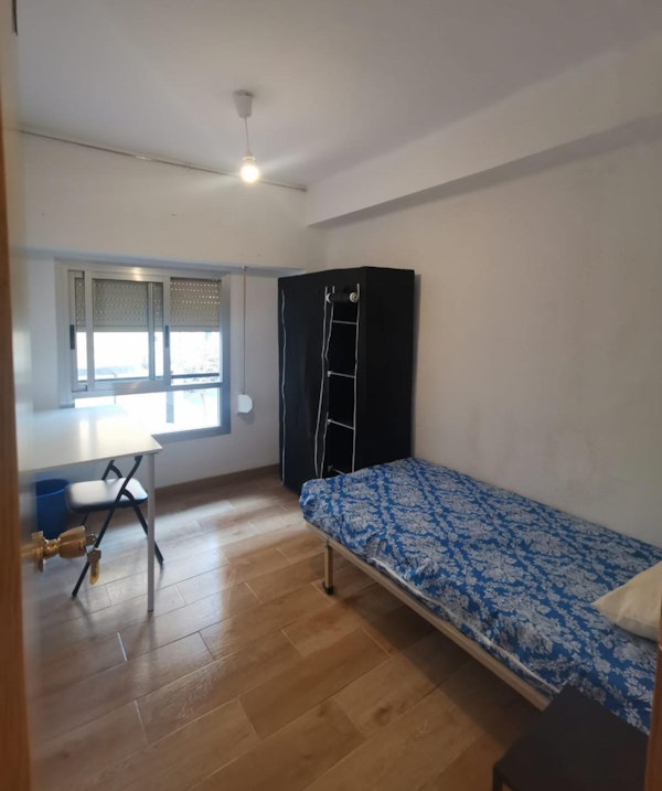 Homely single bedroom in Alcoy near to Parc del Romeral