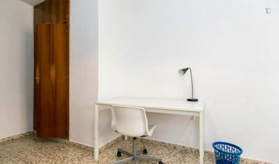 Single bedroom in a large flat, near Facultad de Derecho  - Gallery -  2