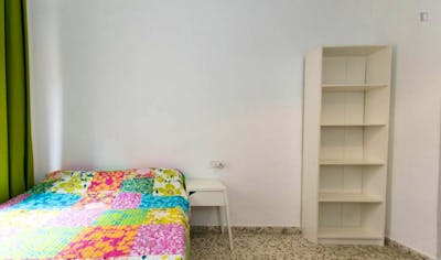 Single bedroom in a large flat, near Facultad de Derecho  - Gallery -  1