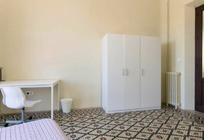 Nice double bedroom within walking distance to Universidad de Granada  - Gallery -  2