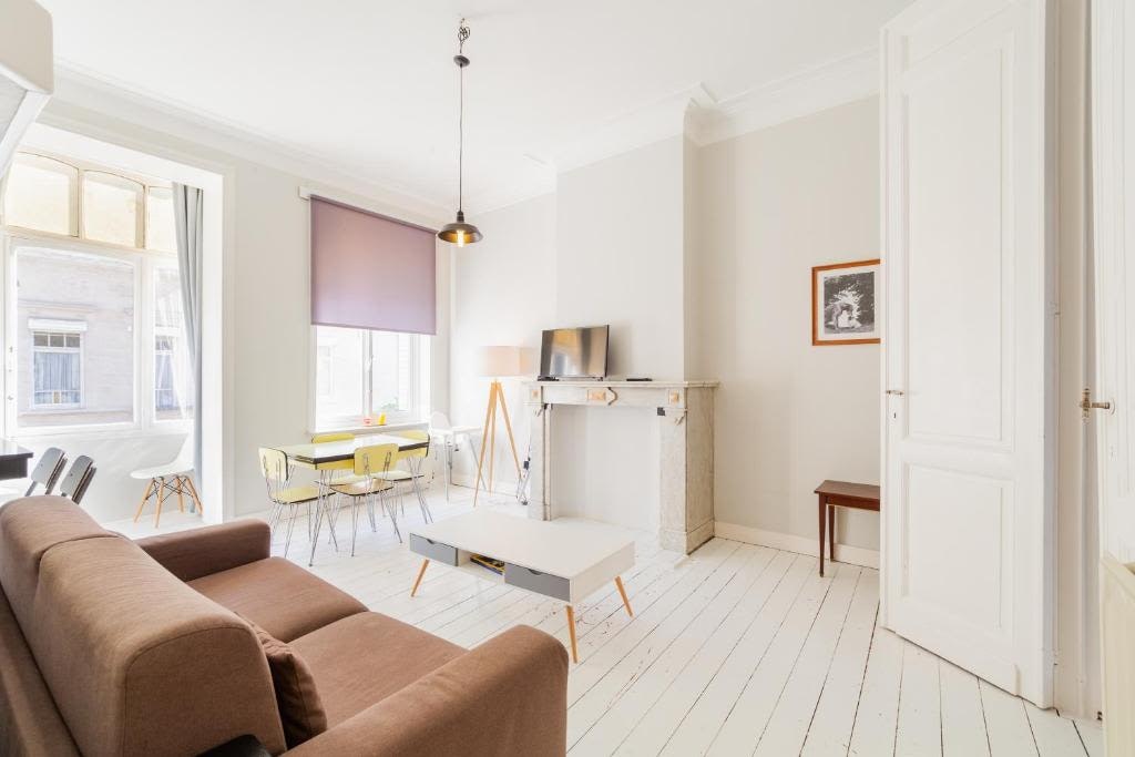 Spacious apartment in Saint-Gilles