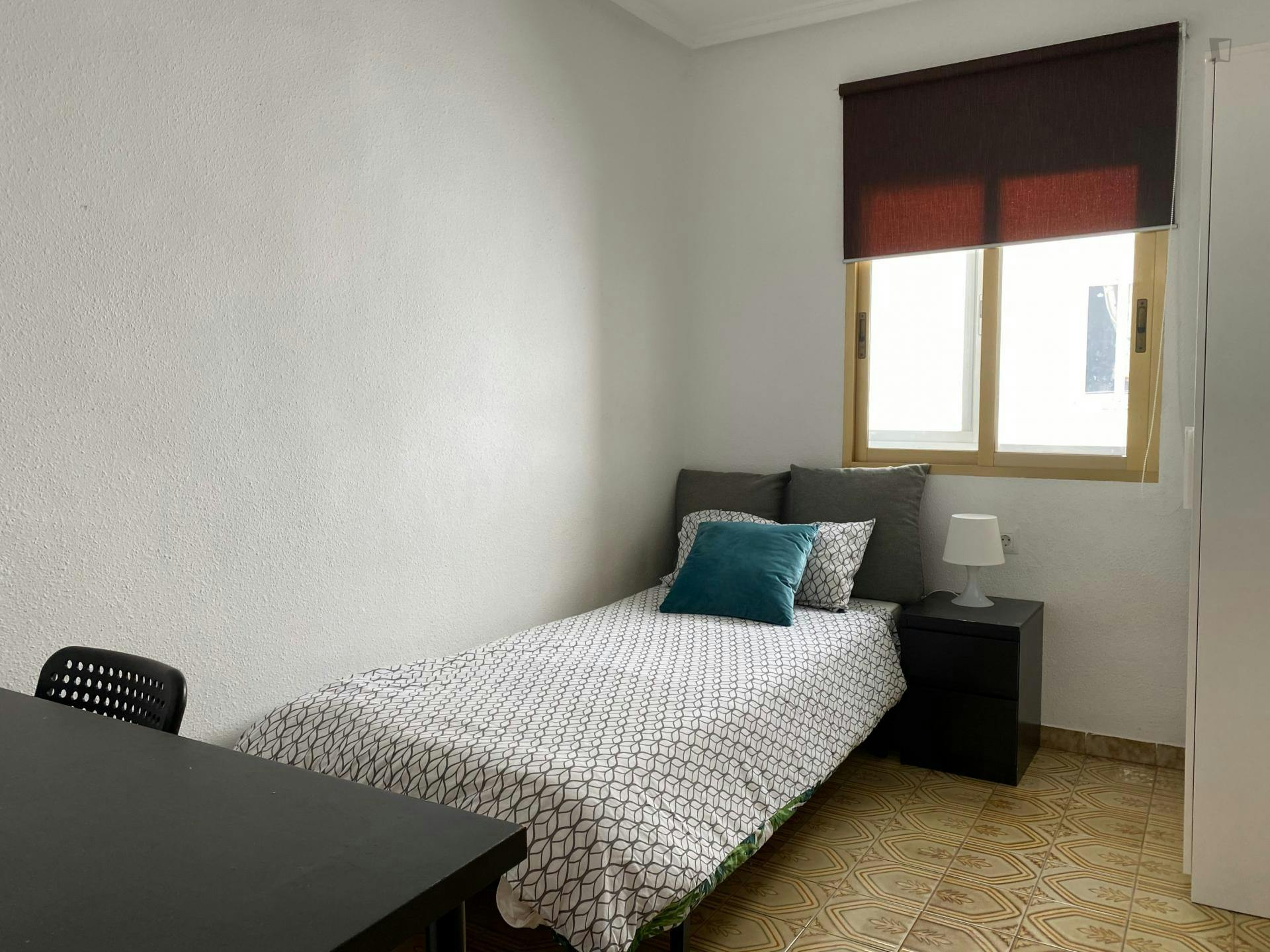 Single bedroom in Valencia capital