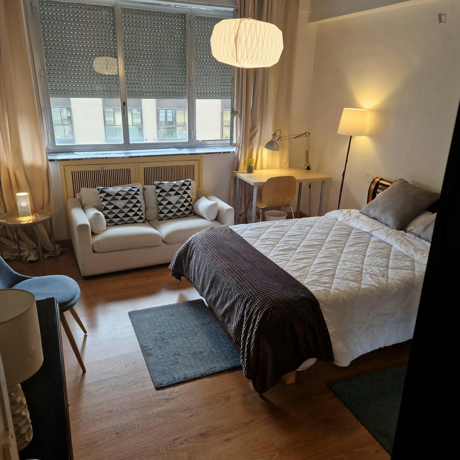 Multiple beds bedroom, with private bathroom and balcony, in 7-bedroom apartment