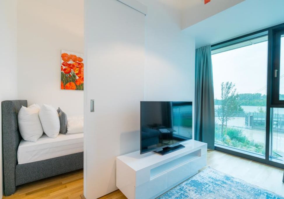 Intelligently designed micro apartment in a central location with the Danube at your feet