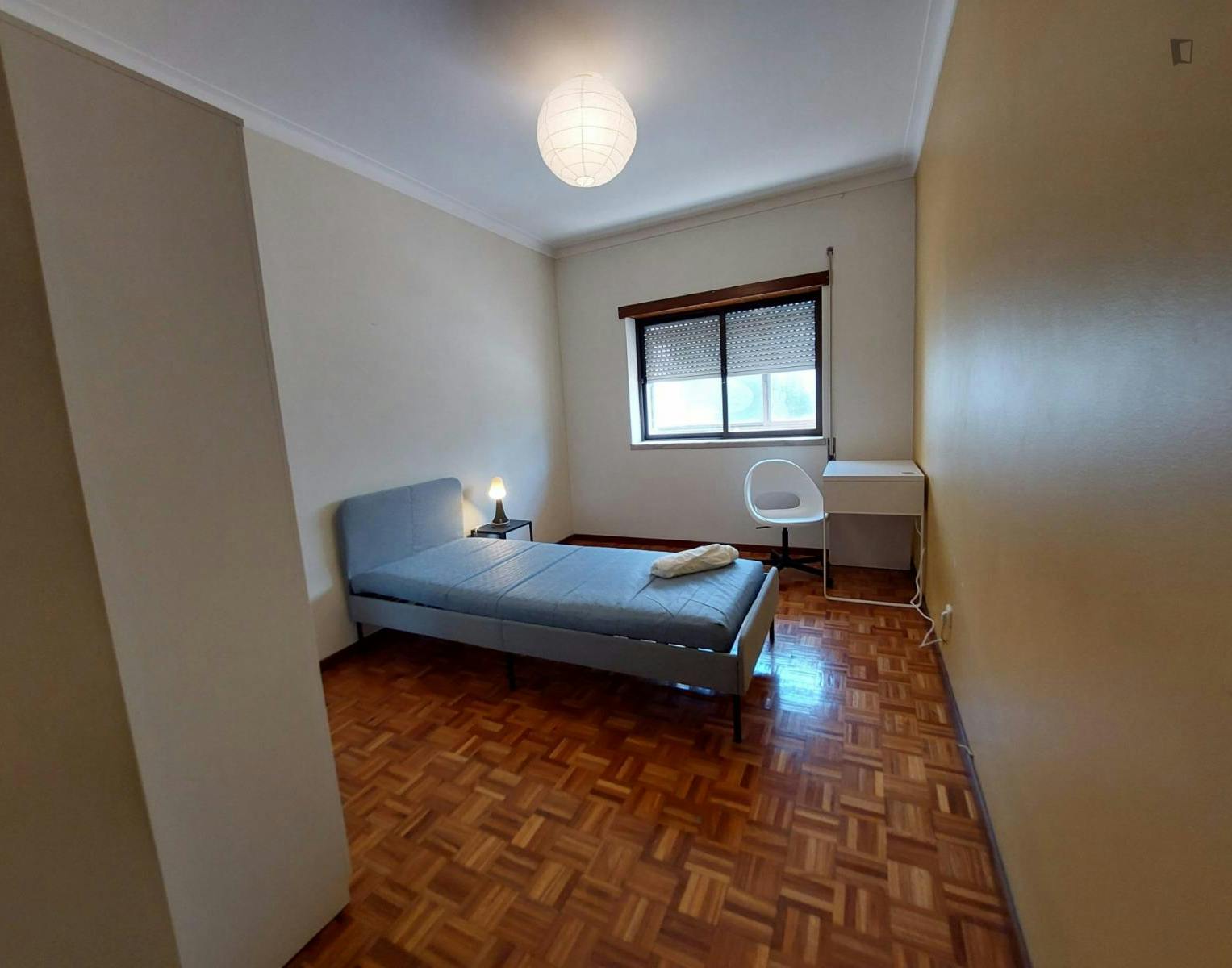 Cosy single bedroom in a 4-bedroom flat