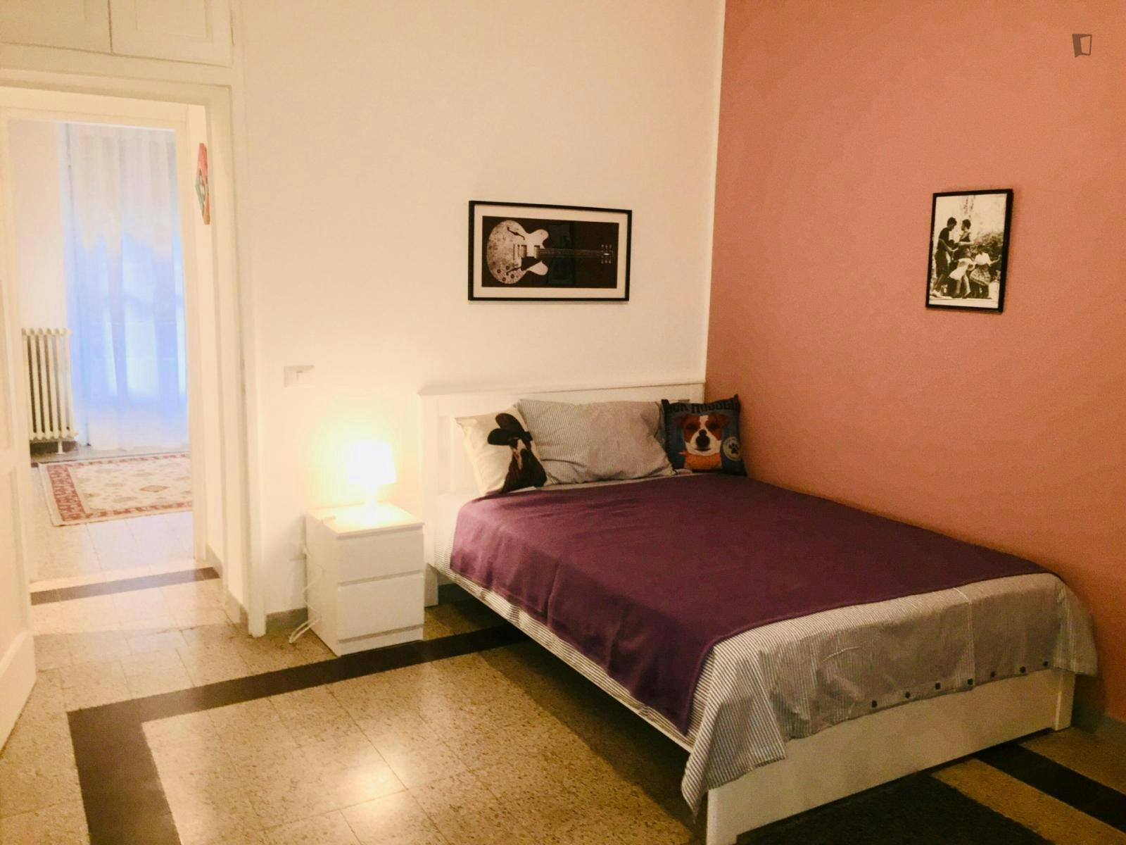 Lovely double bedroom, with balcony, near Università Bicocca