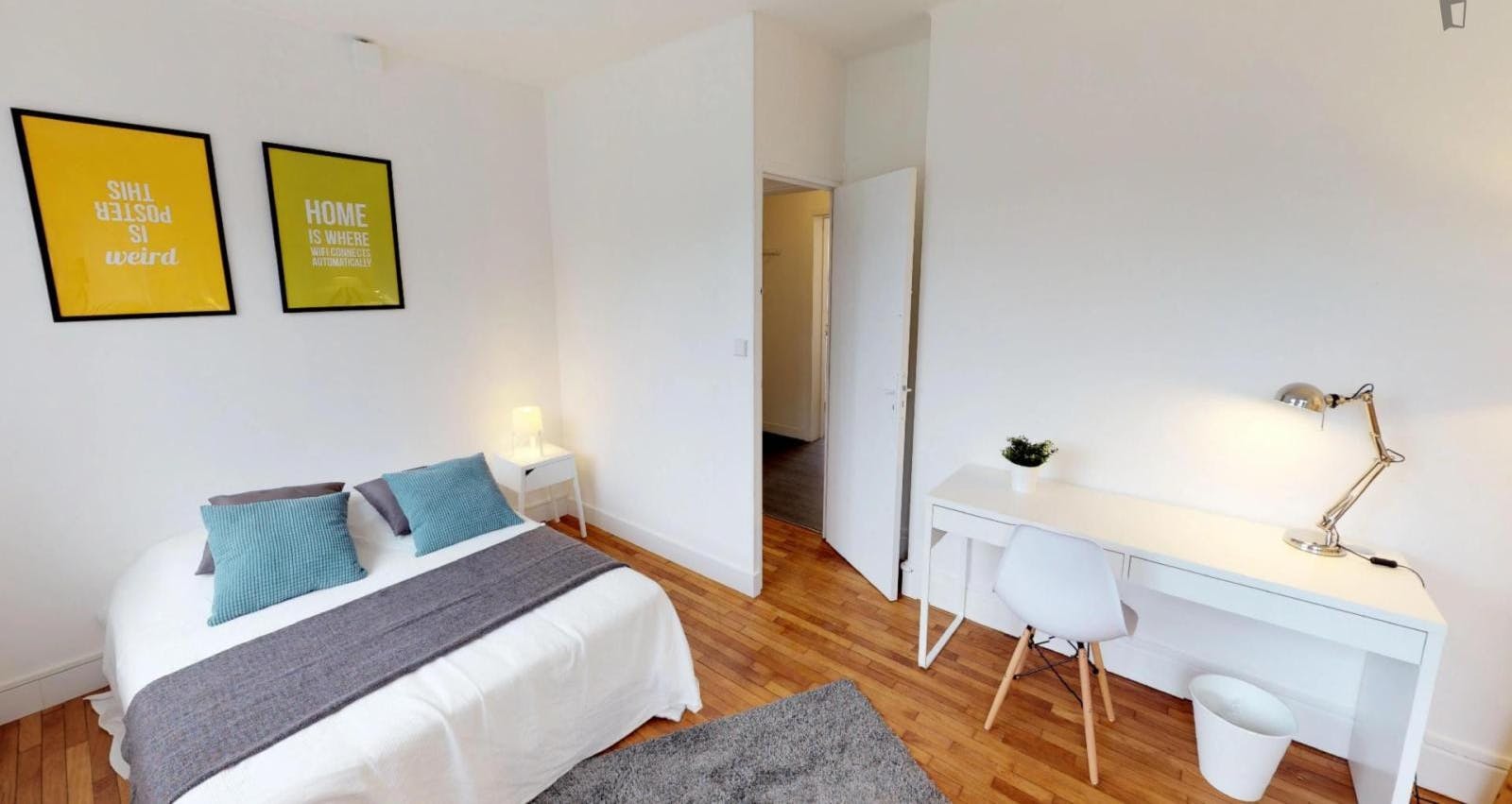 Snug double bedroom close to Esplanade du Champ de Mars Lille