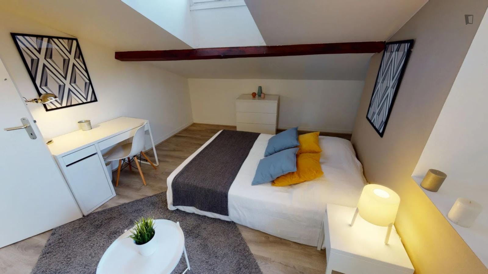 Cosy double bedroom not far from Toulouse Matabiau train station