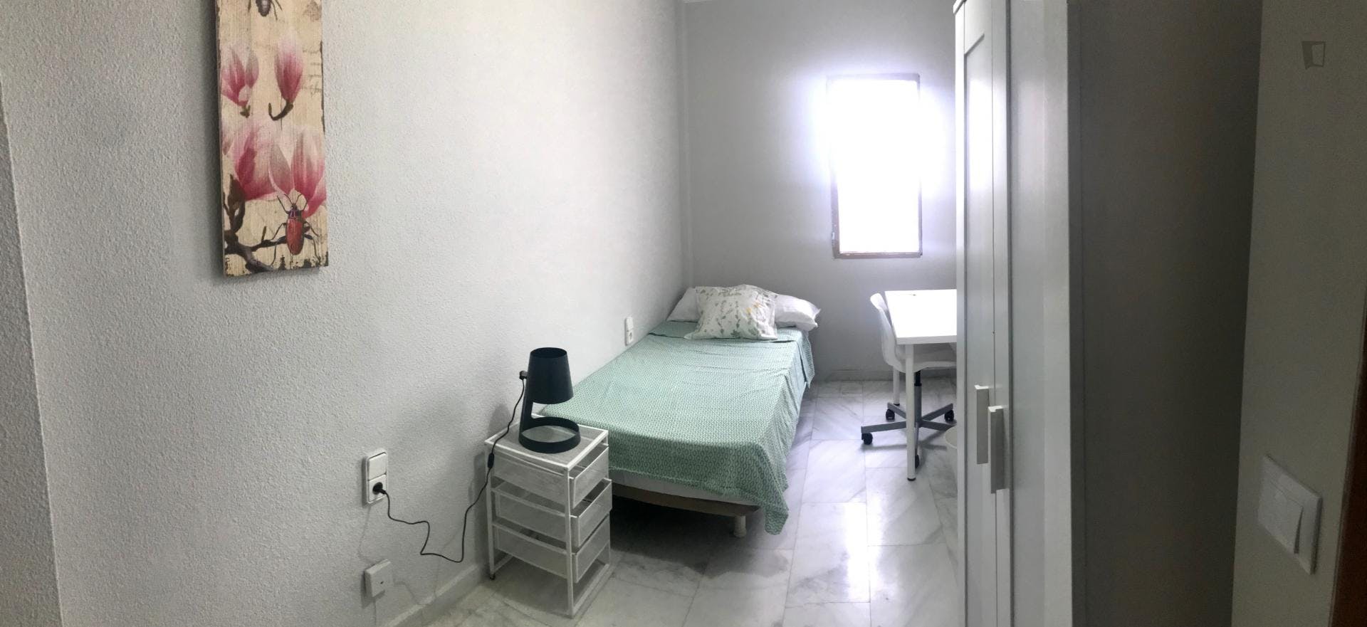 Comfy and warm single bedroom in the centre of Cordoba