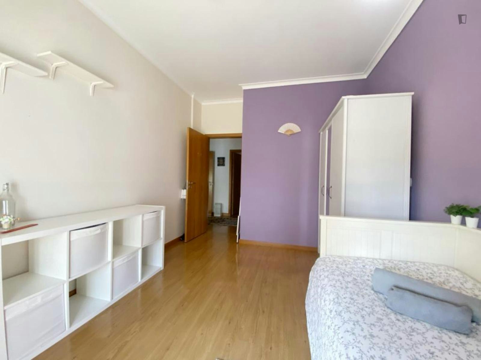 Cozy single bedroom close to Barreiro Technology College
