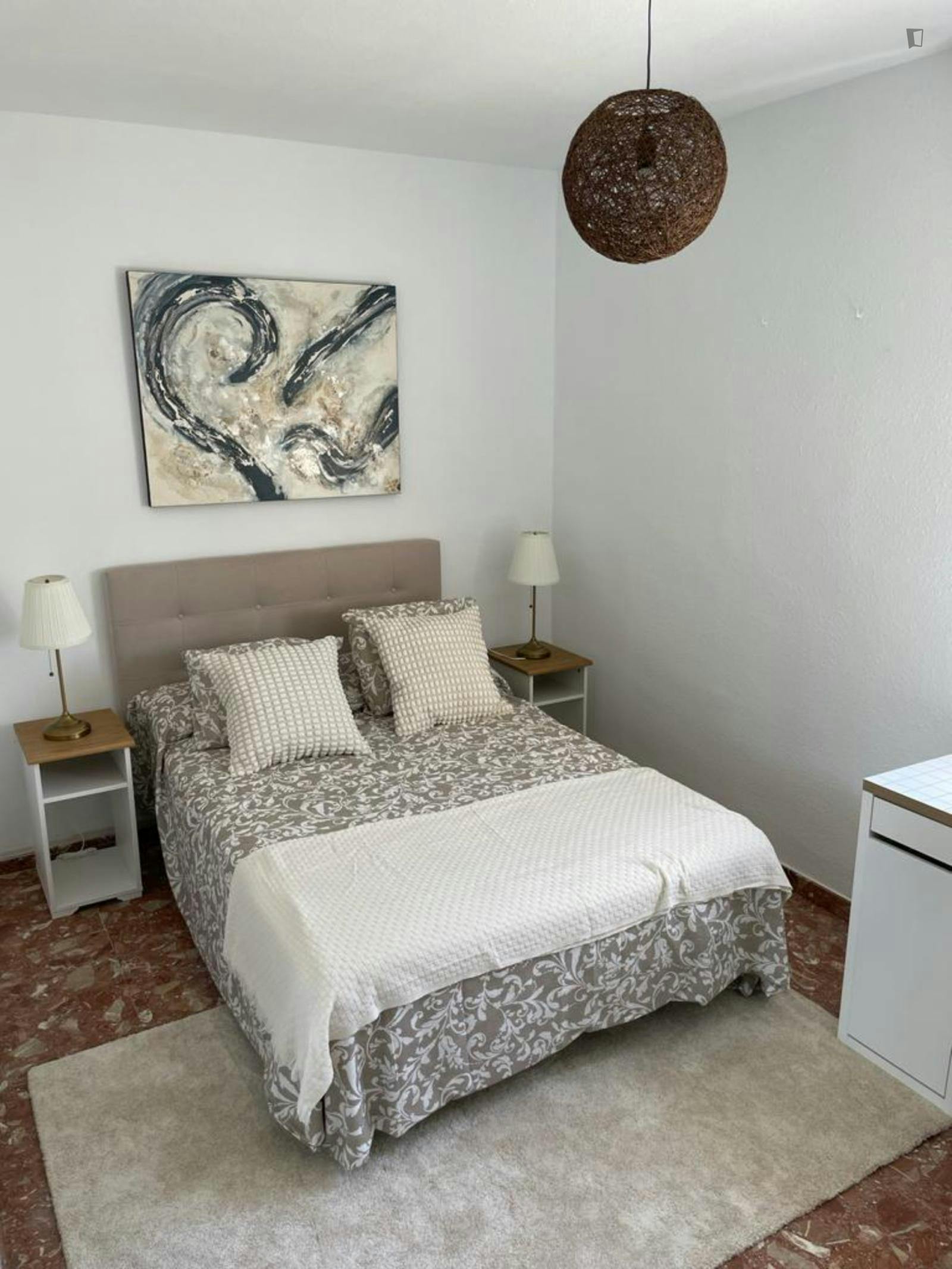 Lovely double bedroom in Málaga close to Guadalmedina river