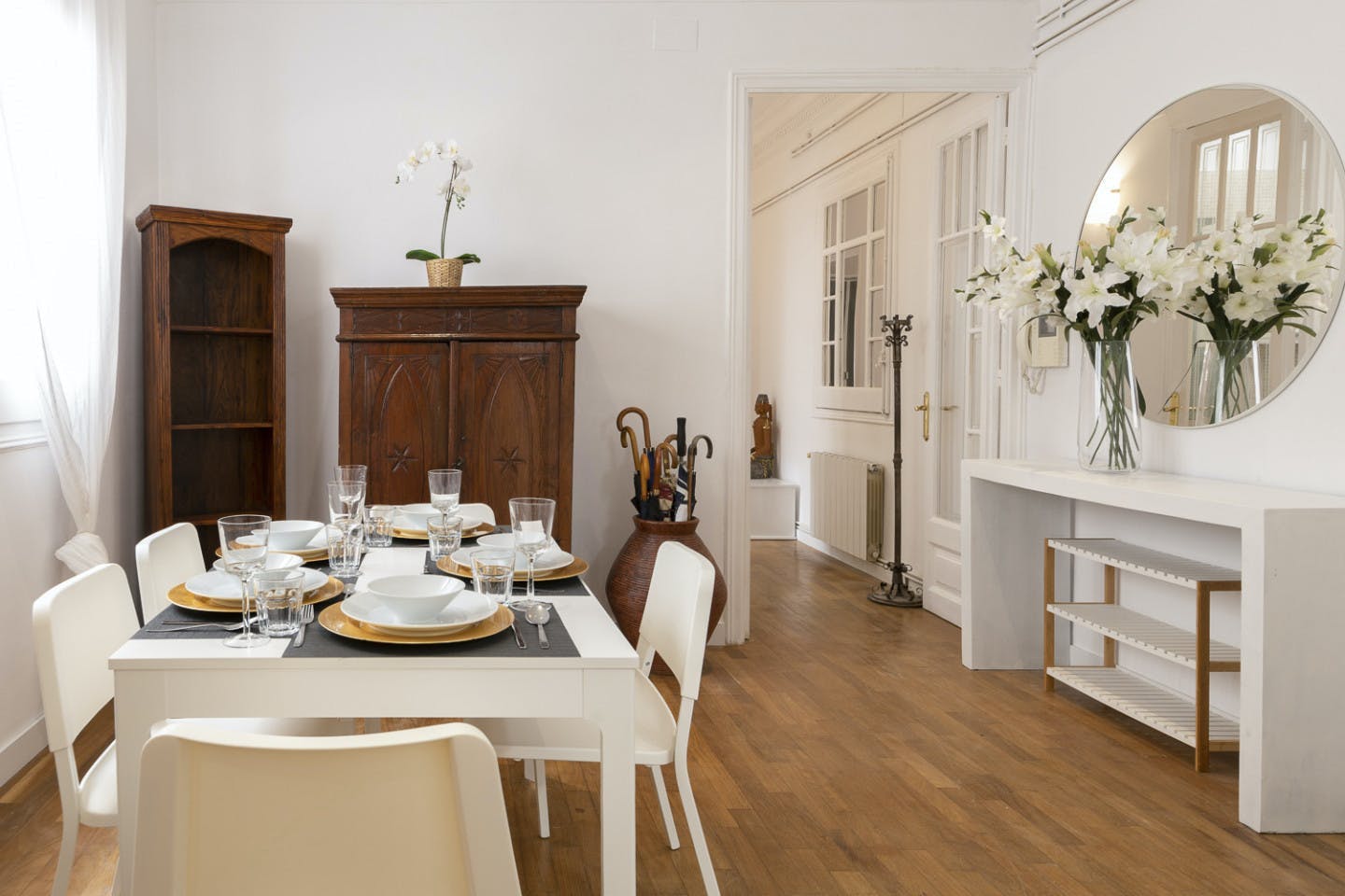 Gorgeous apartment 5 minutes from Muntaner Train Station