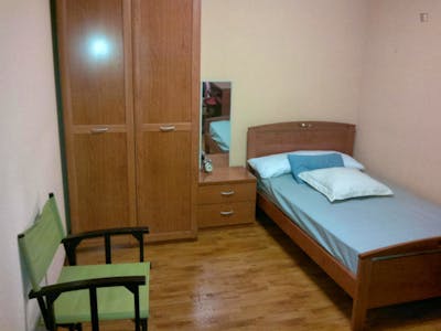 Neat single bedroom near Facultad de Biología  - Gallery -  2