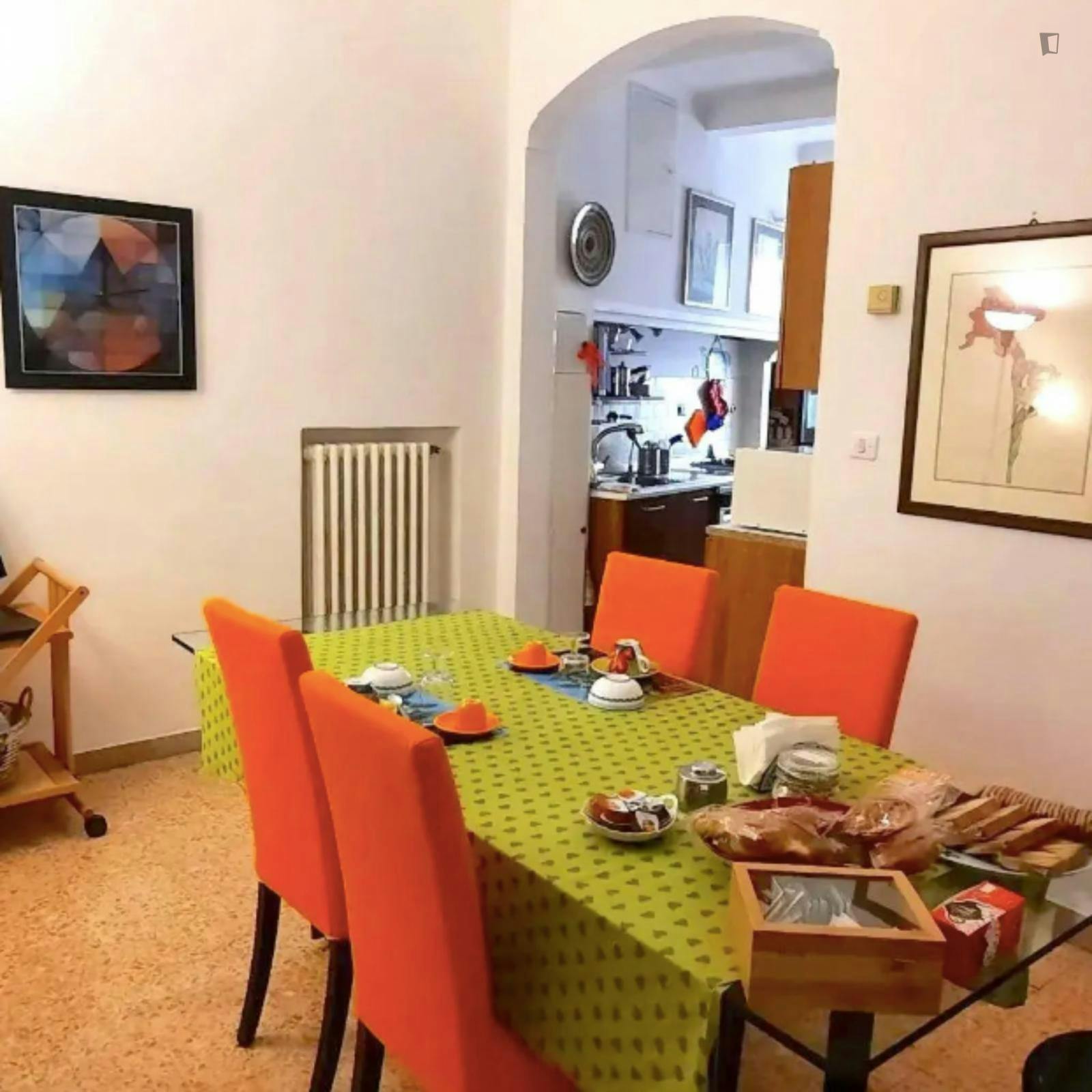 Homely double bedroom near Piazza IV Novembre