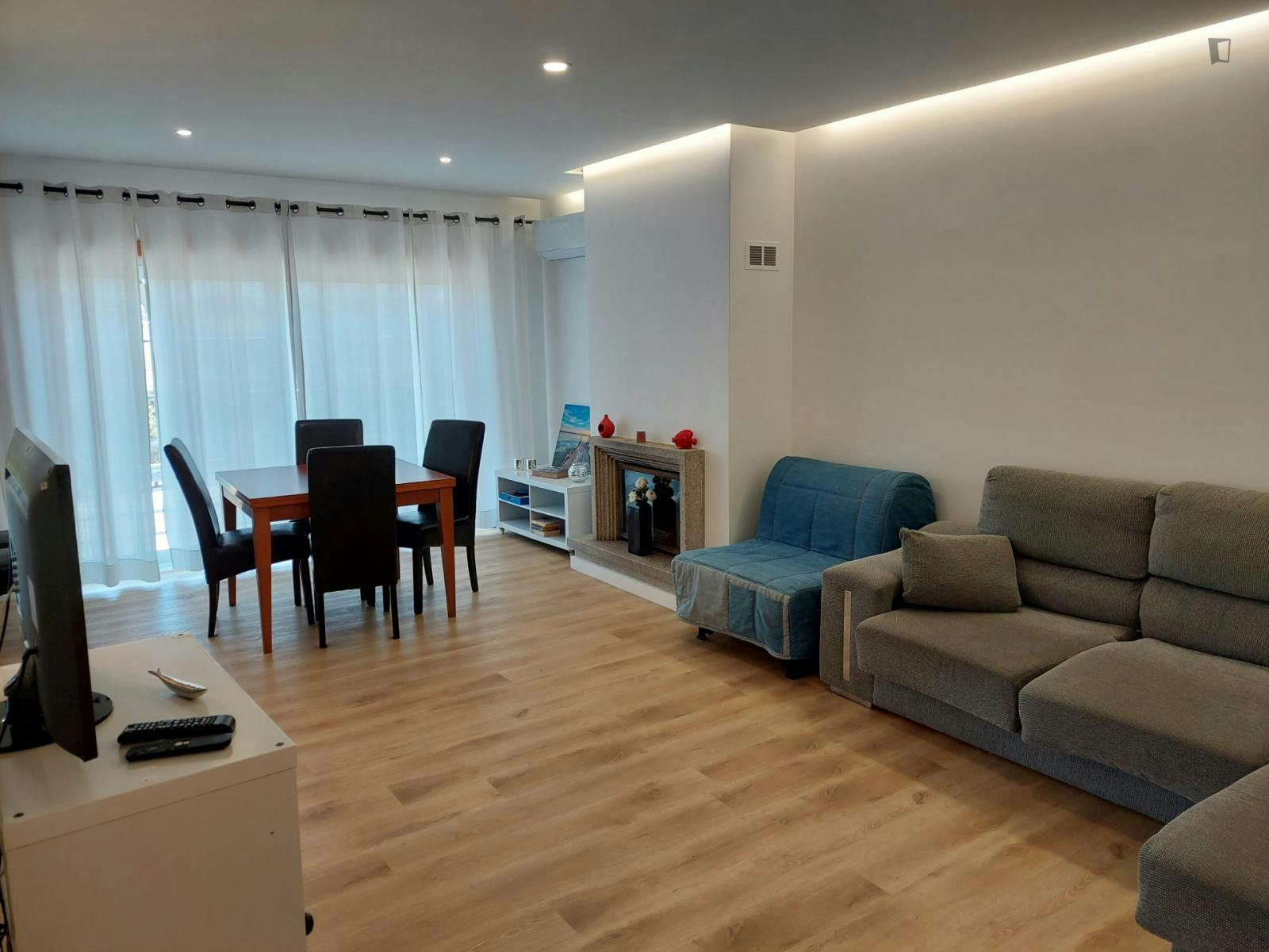 Lovely 2-bedroom apartment with private terrace near Praia das Pedras Amarelas