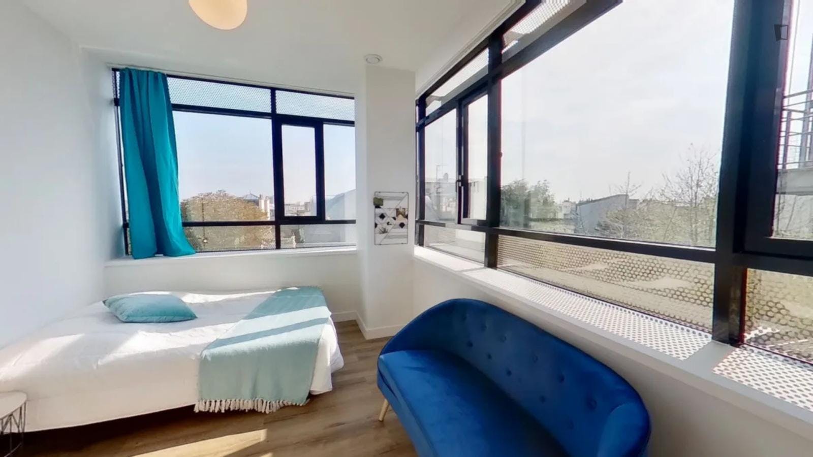 Sunny double bedroom in Asnières-sur-Seine