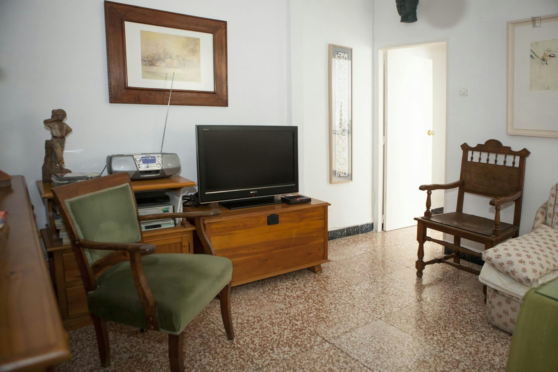 Cute single bedroom in a 3-bedroom apartment close to Museo de Bellas Artes