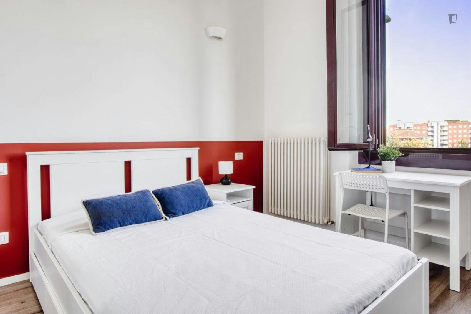Pleasant double bedroom not too far from Milano Tibaldi - Universita Bocconi train station