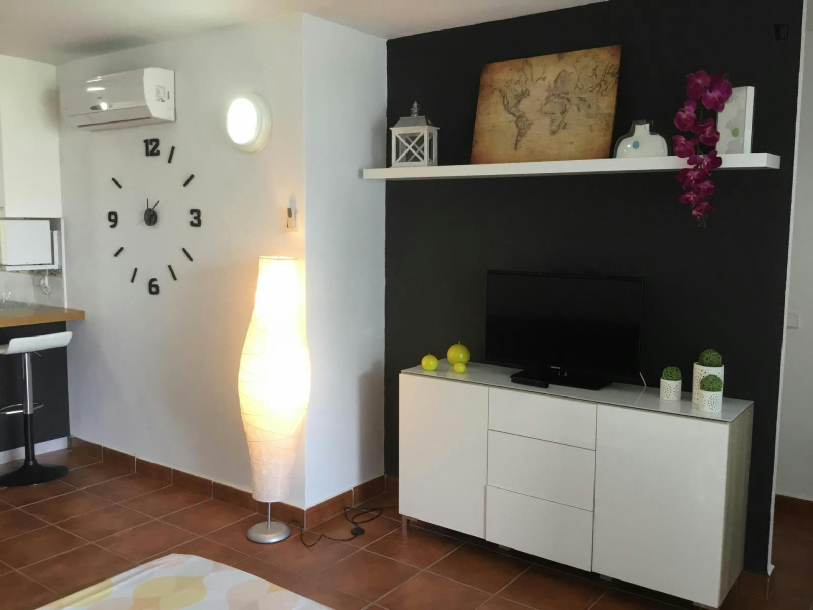 Appealing 2-bedroom flat in sunny Cala en Bosc