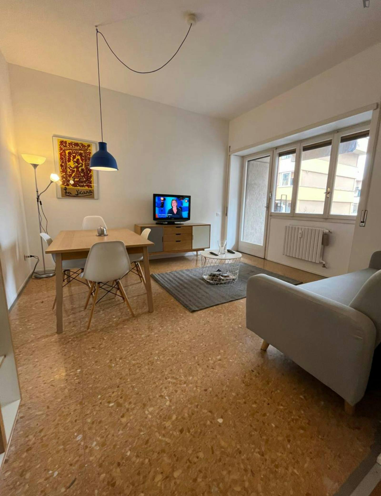 Spacious 2-bedroom apartment near the Ostiense train station