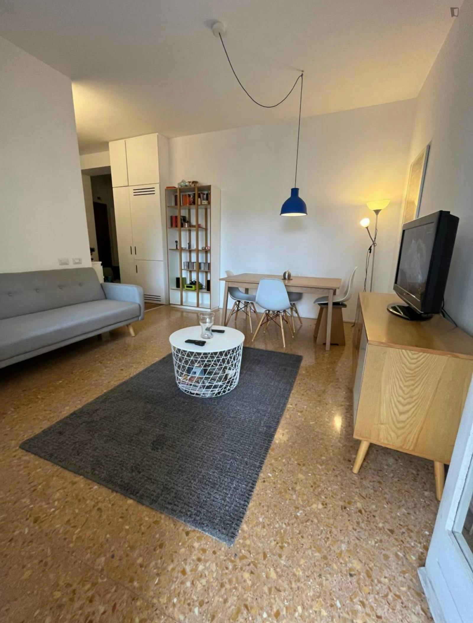 Spacious 2-bedroom apartment near the Ostiense train station