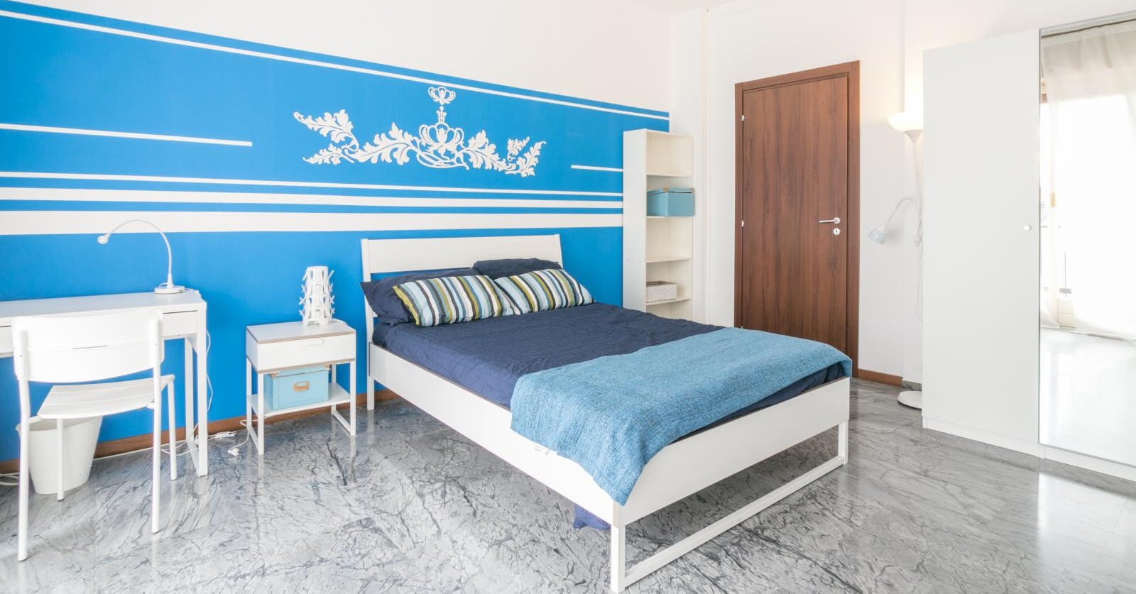 Appealing double bedroom close to Domus Academy