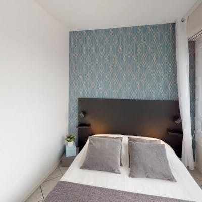 Bright double bedroom close to Paris Nanterre University