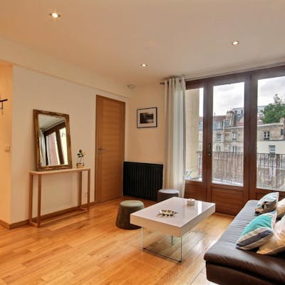 Great 2-bedroom apartment with terrace close to La Défense train station