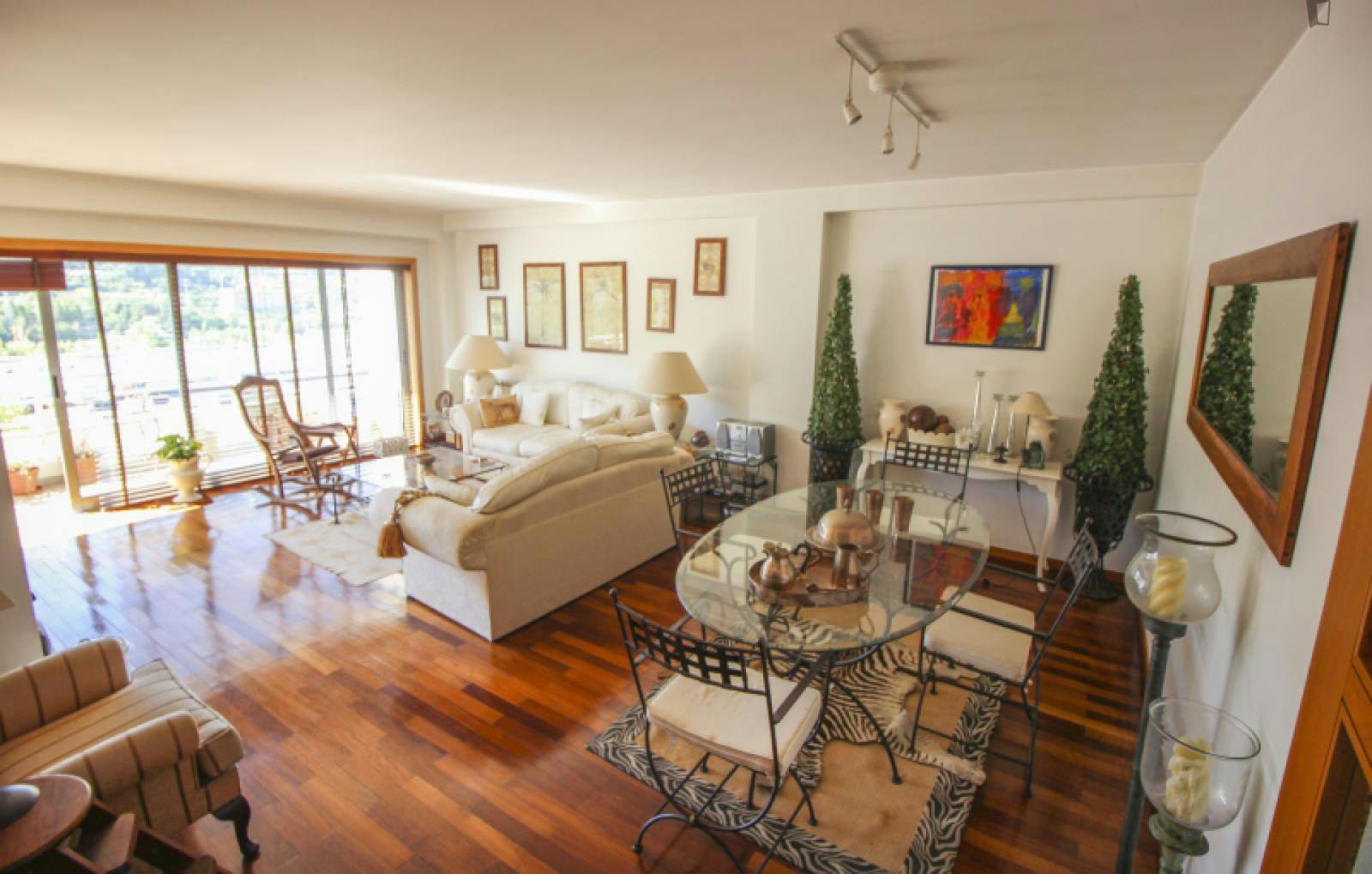 Classy 3-bedroom apartment in Oliveira do Castelo